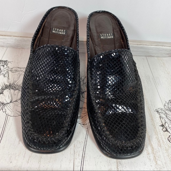 Stuart Weizmann Black Snake embossed leather mules - Picture 2 of 6